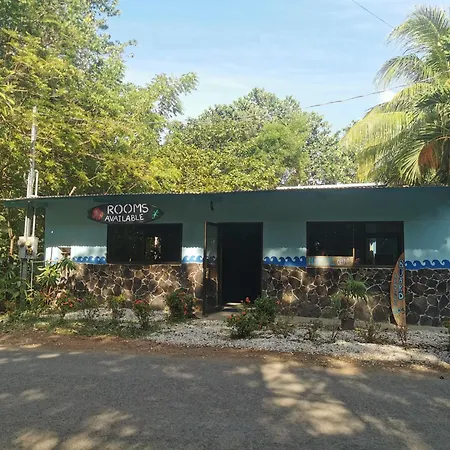 Avellanas Surf Hostel